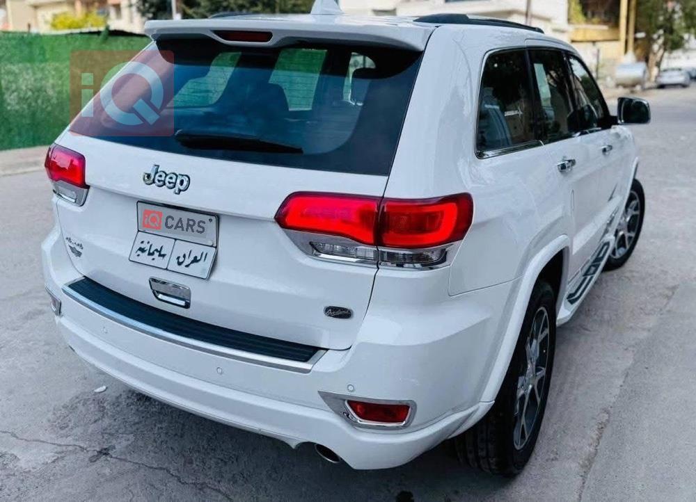 جیپ گراند شیرۆکی